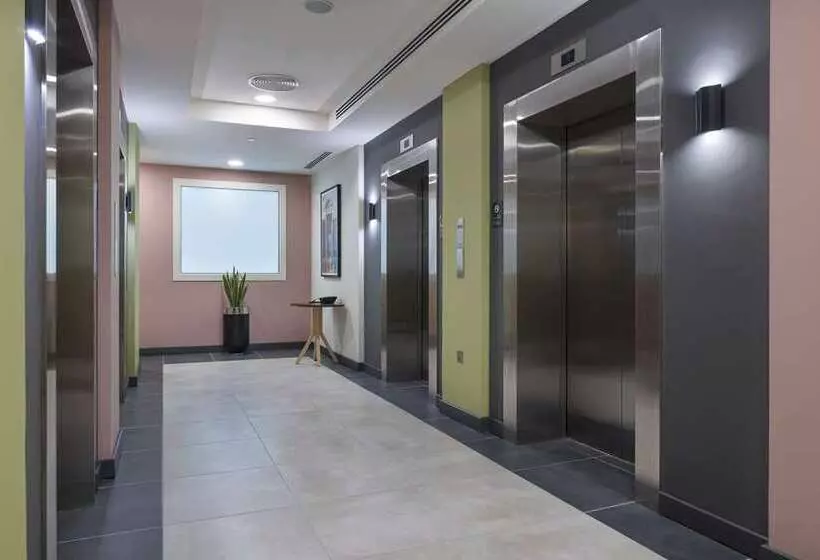 هتل Hampton By Hilton Doha Old Town