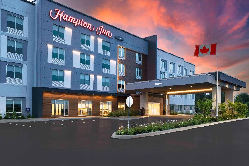 Отель Hampton Inn Midland, On