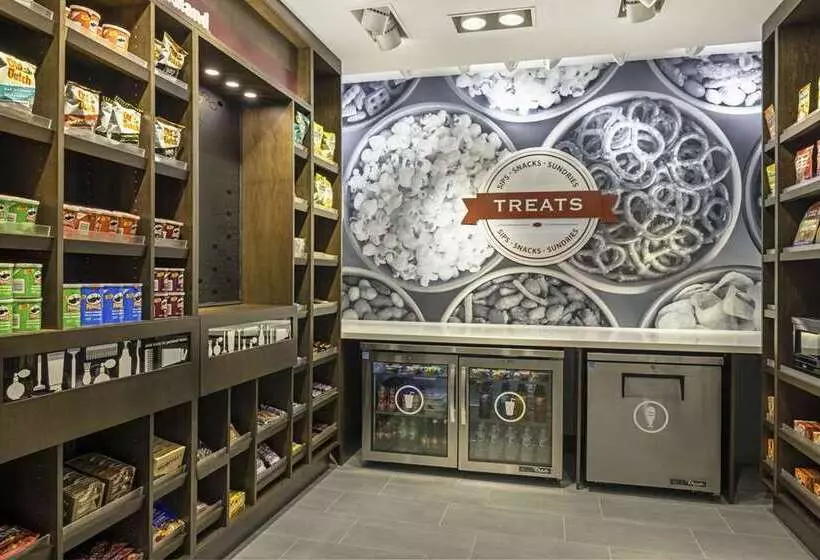 Hotelli Hampton Inn Midland, On