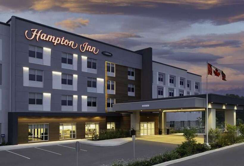 Отель Hampton Inn Midland, On