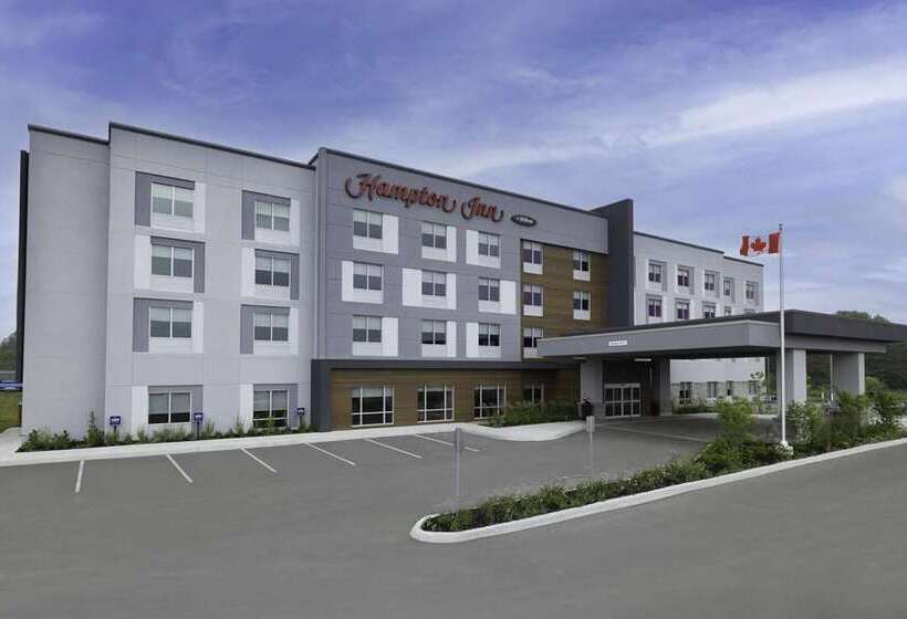 Отель Hampton Inn Midland, On