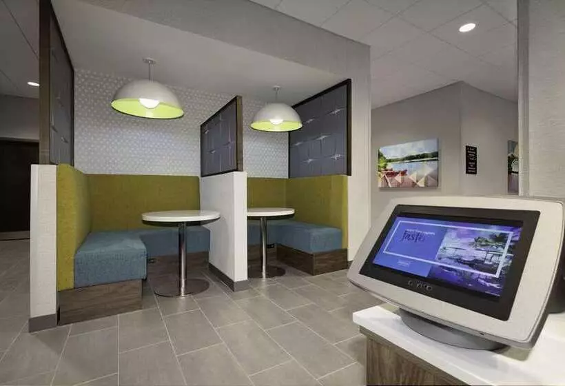 Hotelli Hampton Inn Midland, On