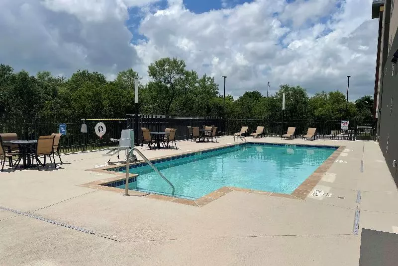 Hotelli La Quinta Inn & Suites By Wyndham San Antonio Seaworld Lafb