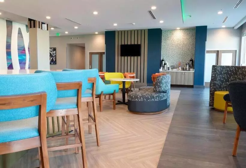 Hotelli La Quinta Inn & Suites By Wyndham San Antonio Seaworld Lafb