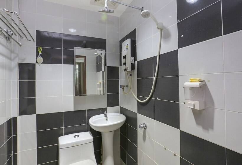 Hotel Oyo 90145 D'sofwa Inn