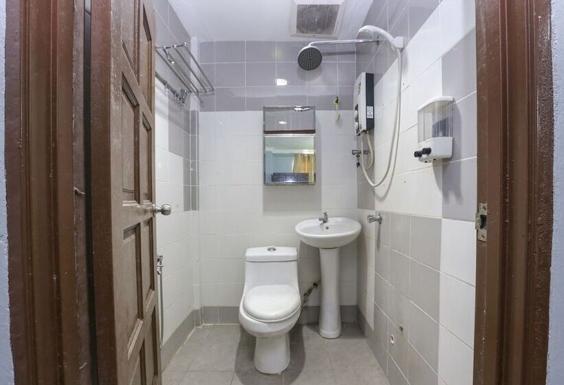 Hotel Oyo 90145 D'sofwa Inn