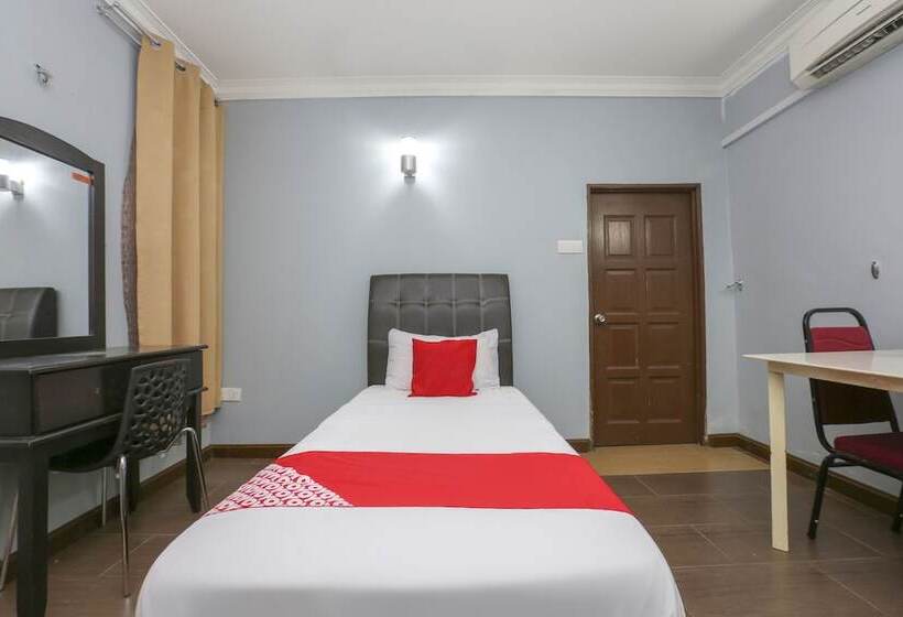 Hotel Oyo 90145 D'sofwa Inn