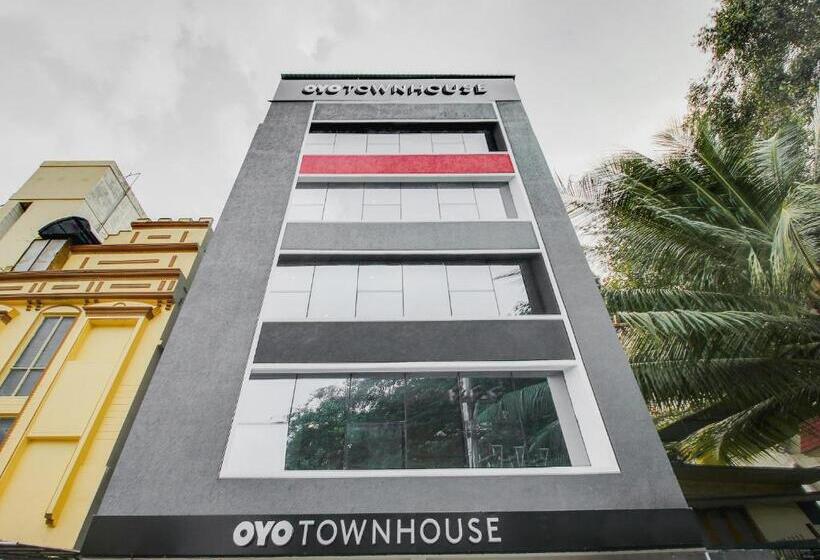 בית מלון כפרי Super Townhouse Begumpet Near Hyderabad Central