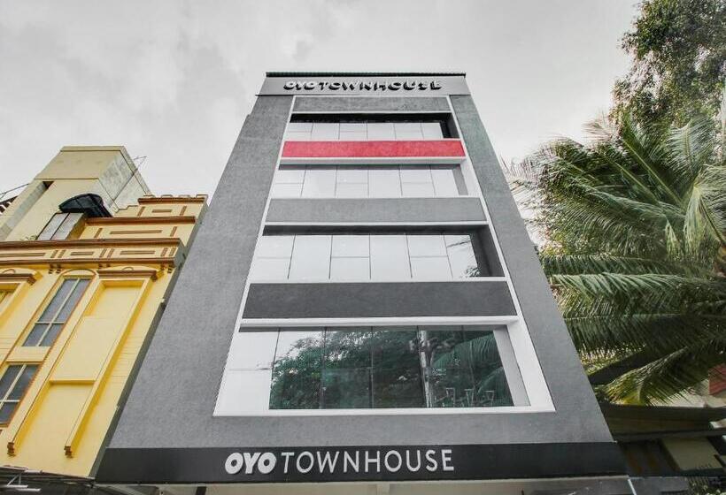 בית מלון כפרי Super Townhouse Begumpet Near Hyderabad Central