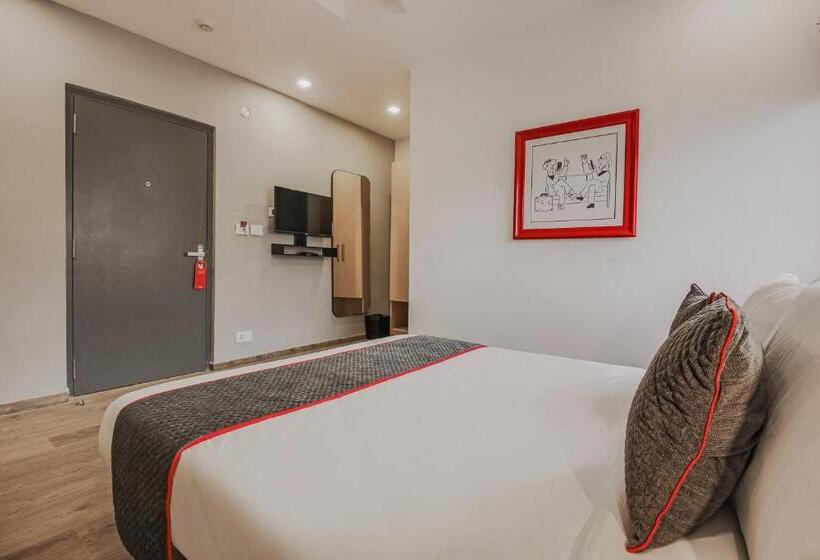 בית מלון כפרי Super Townhouse Begumpet Near Hyderabad Central