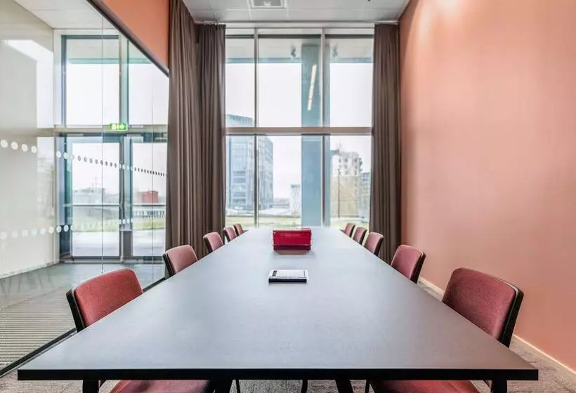 هتل Radisson Red Oslo økern