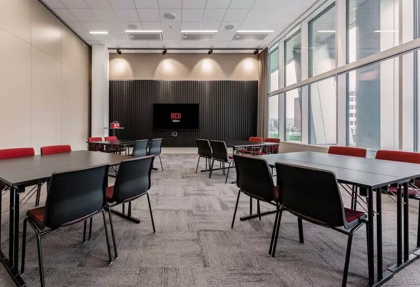 هتل Radisson Red Oslo økern