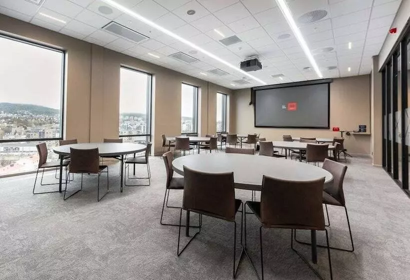 هتل Radisson Red Oslo økern