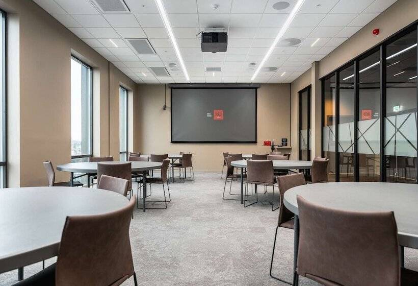 هتل Radisson Red Oslo økern