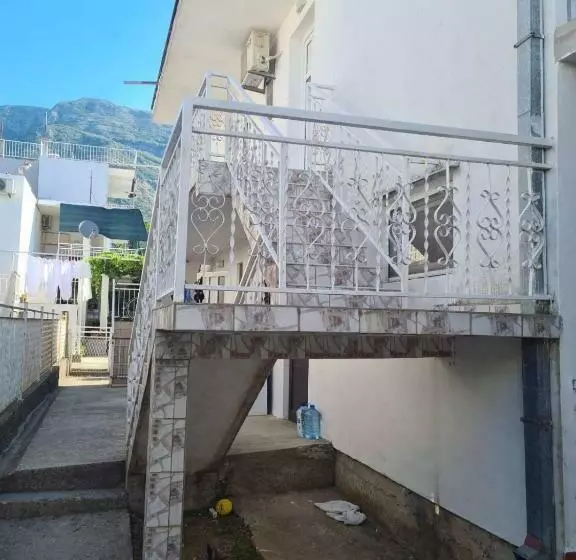 Apartmani Sutomore