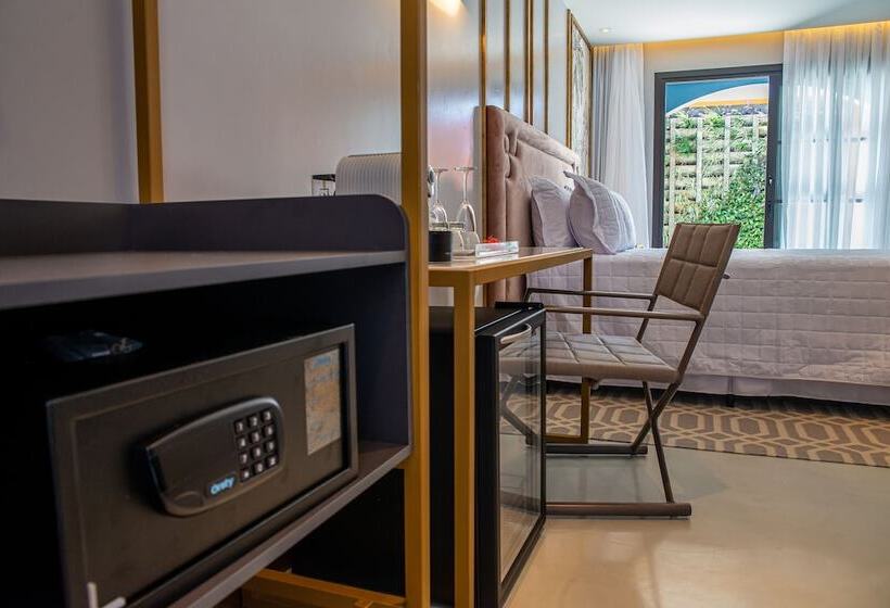 فندق Exotica Boutique