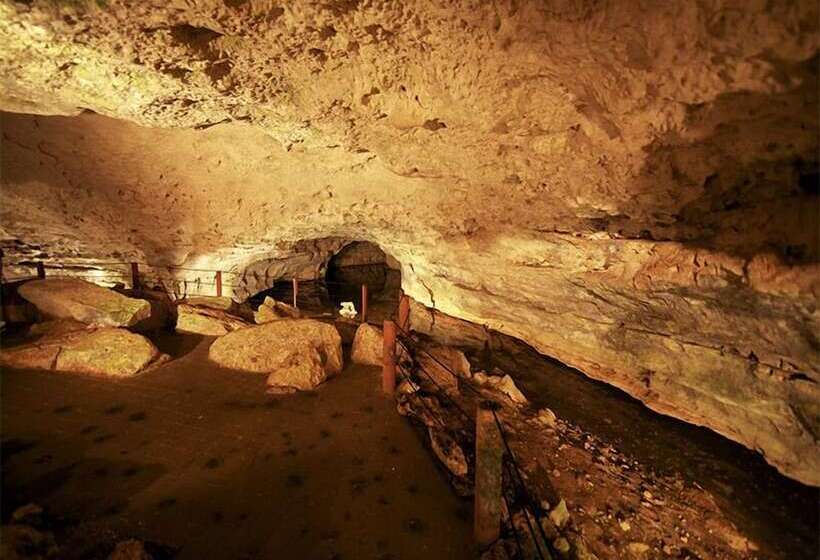 Hotelli Stardust Inn