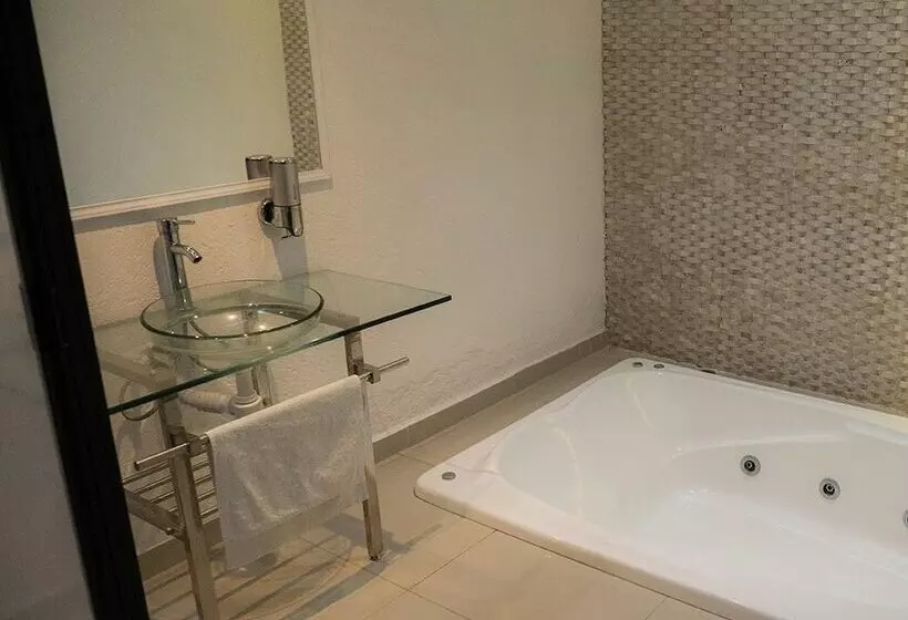 ホテル Suites Milán Room