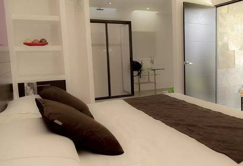 ホテル Suites Milán Room