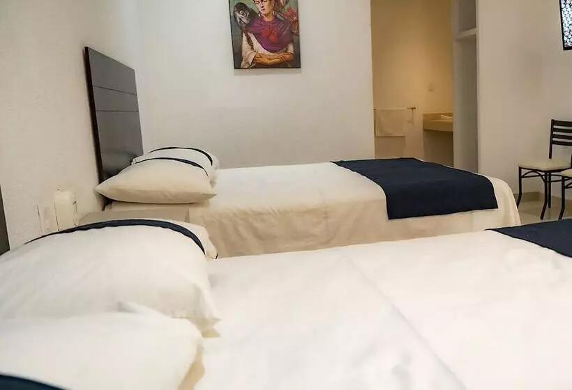 ホテル Suites Milán Room