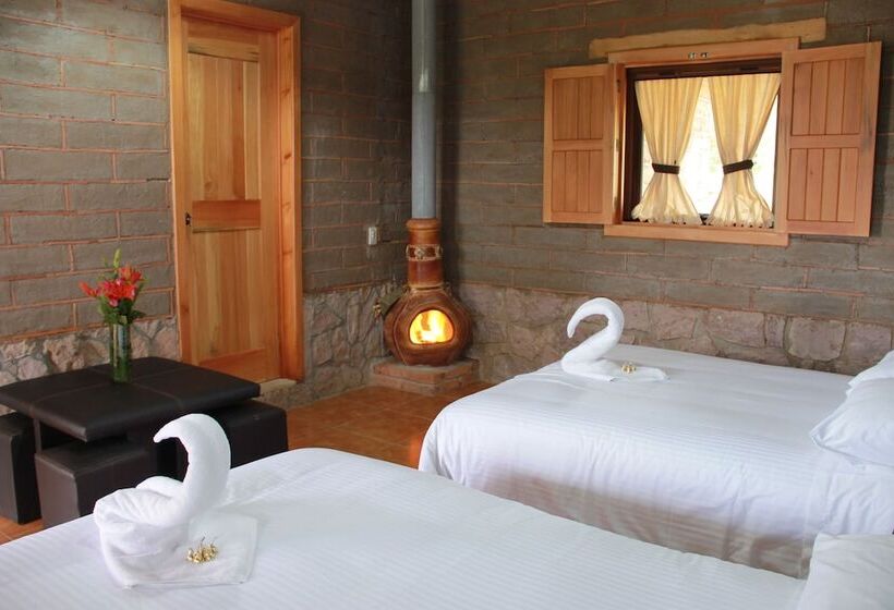 ホテル Y Cabañas Mountain Lodge