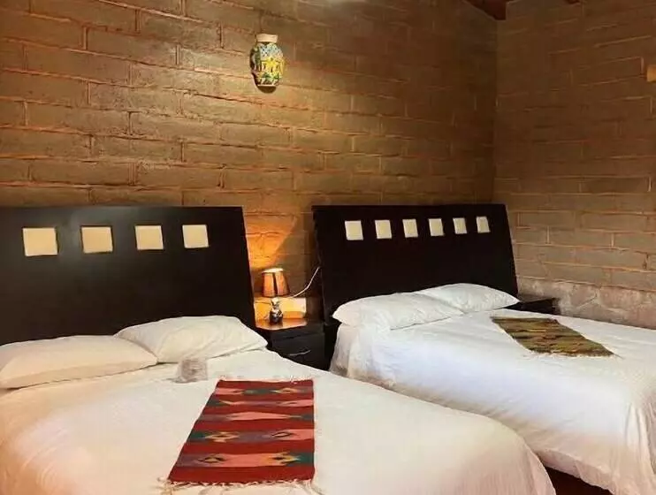Hotelli Y Cabañas Mountain Lodge