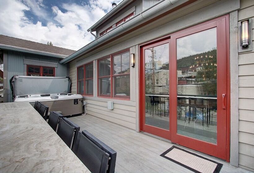 Main Street Escape By Avantstay Stunning Home Right Off Main Street W Hot Tub Large Deck