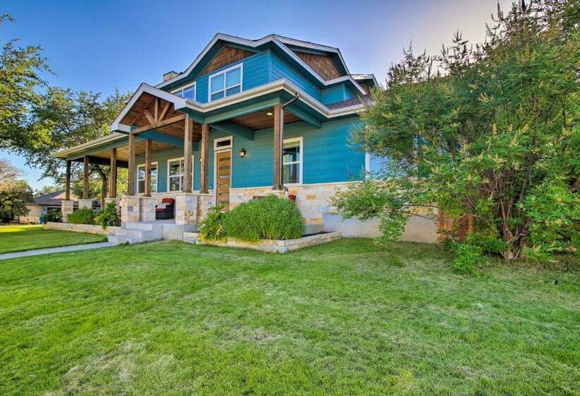 Modern Lago Vista Home With Pool And Lake Access!