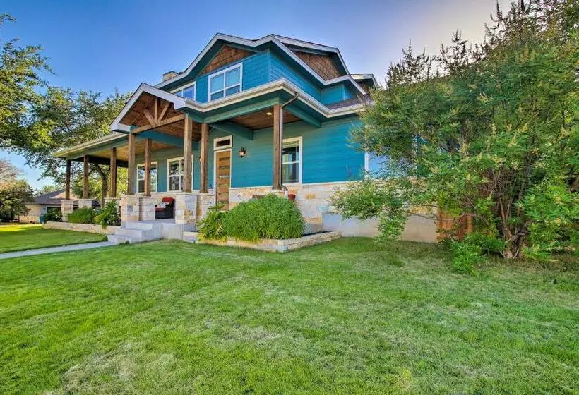 Modern Lago Vista Home With Pool And Lake Access!