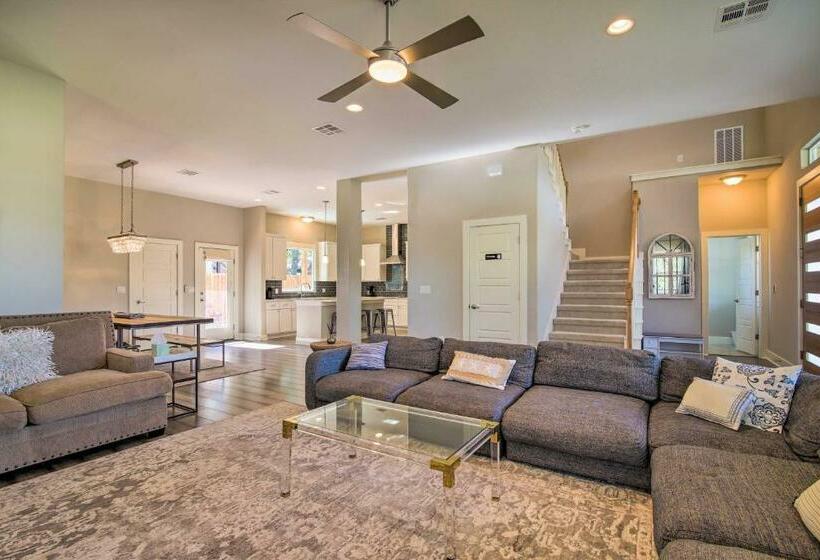 Modern Lago Vista Home With Pool And Lake Access!