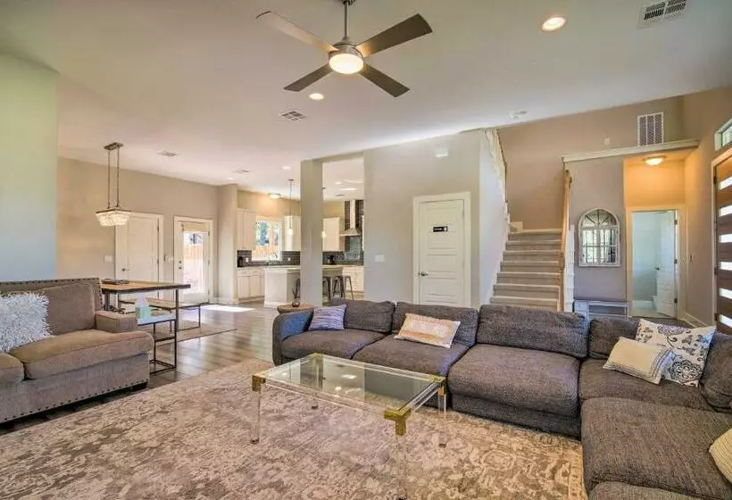 Modern Lago Vista Home With Pool And Lake Access!