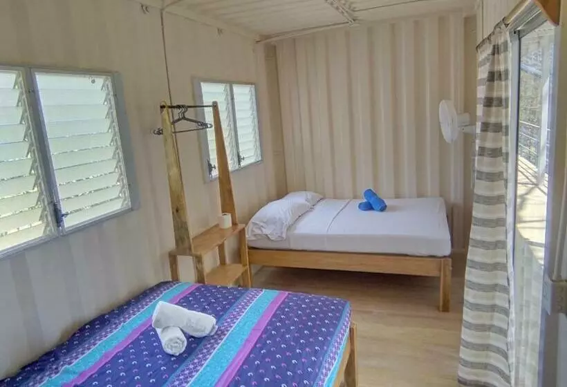 Retkeilymaja Casa Maya Eco Lodge Surf Retreat Seconds From The Beach