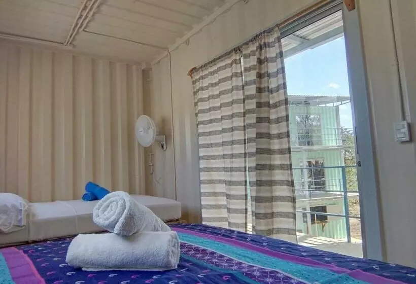 Retkeilymaja Casa Maya Eco Lodge Surf Retreat Seconds From The Beach
