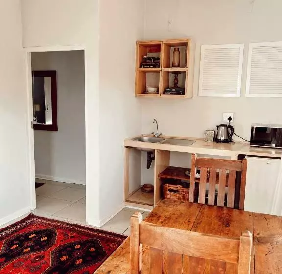 Aamiaismajoitus (B&B) Ebony Moon