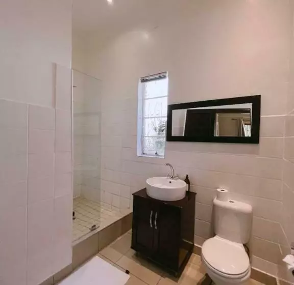 Aamiaismajoitus (B&B) Ebony Moon