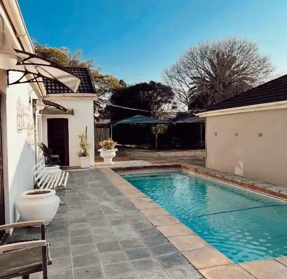 Aamiaismajoitus (B&B) Ebony Moon