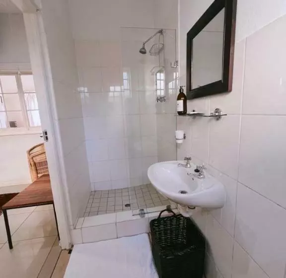 Aamiaismajoitus (B&B) Ebony Moon