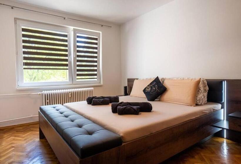 Excellent Large Lux Apartment Central Martin