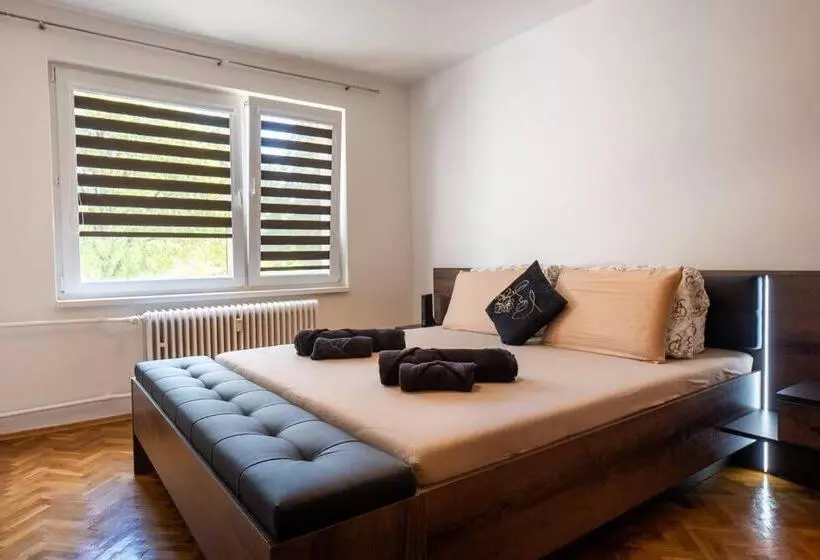 Excellent Large Lux Apartment Central Martin