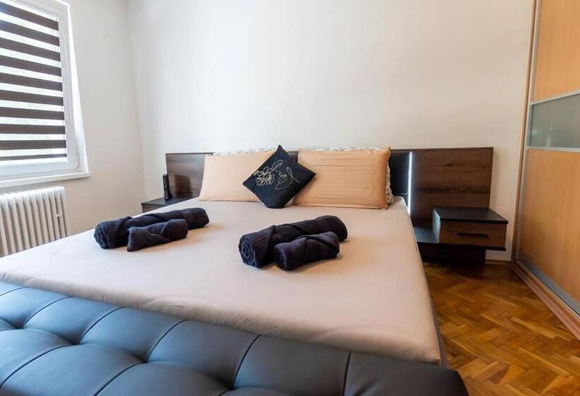 Excellent Large Lux Apartment Central Martin