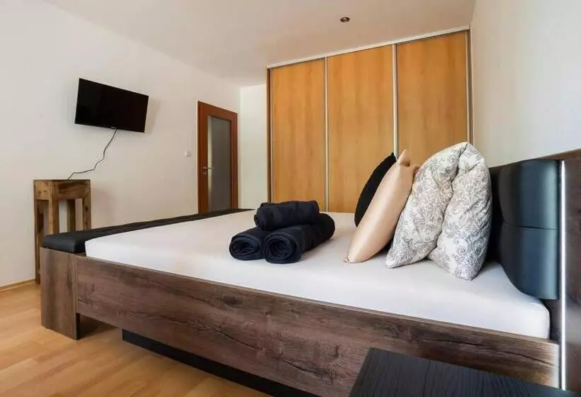 Excellent Large Lux Apartment Central Martin