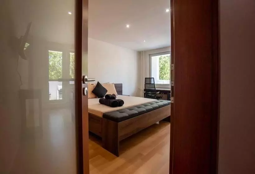 Excellent Large Lux Apartment Central Martin