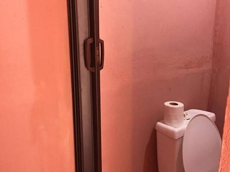 هتل Casa Angela Hostel