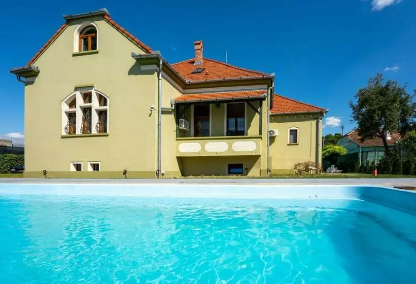 ホテル Clasic Haus Sighisoara