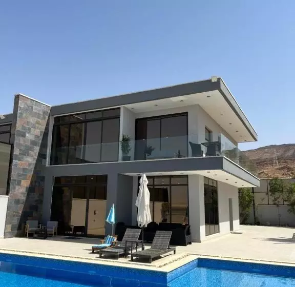 هتل Follow Sea Villa