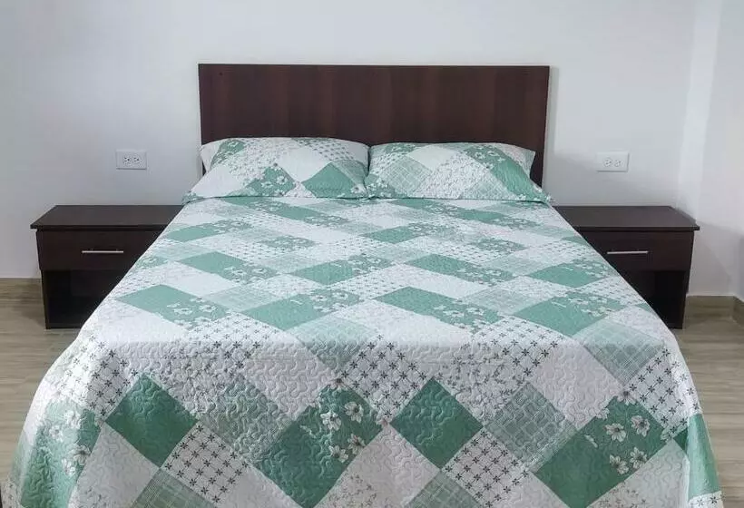 هتل Hostal Paris