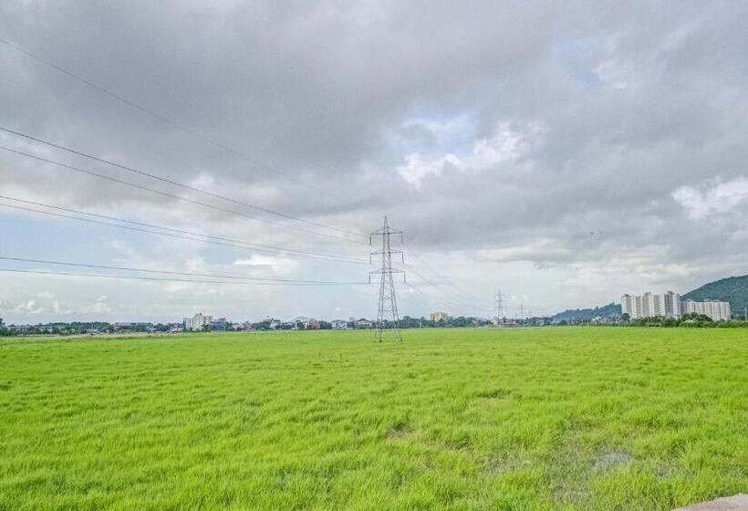 Hotel Oyo 92194 Airport Homestay