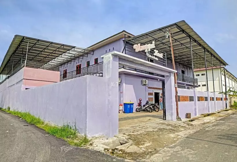 Hotelli Spot On 91509 Unggul Kost