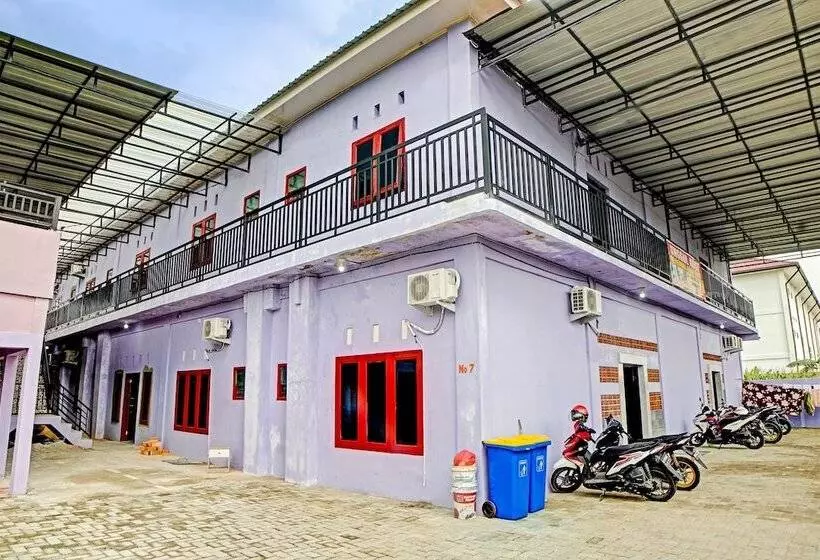 Hotelli Spot On 91509 Unggul Kost