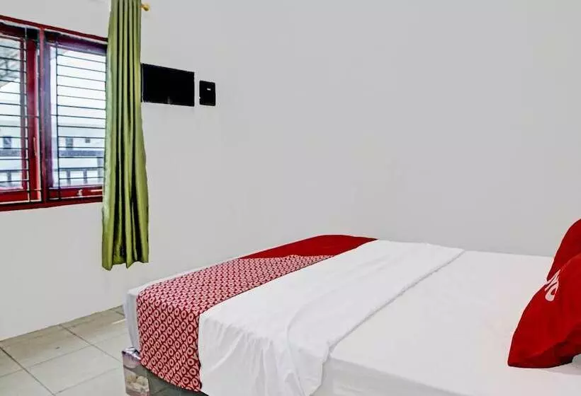 Hotelli Spot On 91509 Unggul Kost